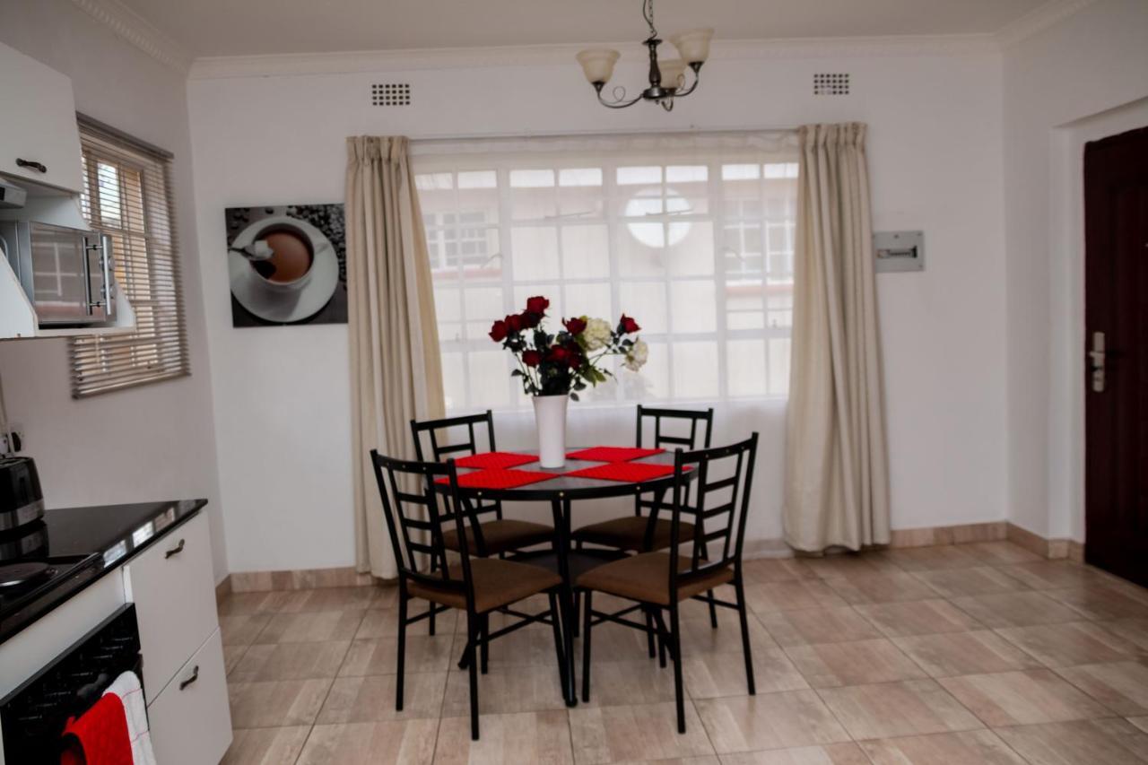 Crystal Apartments Lilongwe Extérieur photo